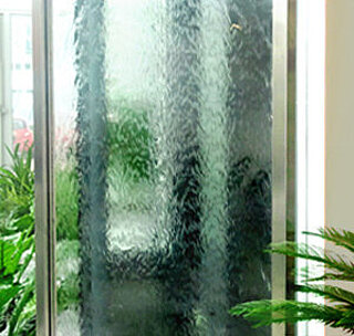 Wasserwände Water Wasserwände WATER von Freund GmbH: Fließend, beruhigend und Raumluft verbessernd