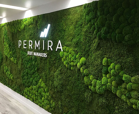 Freund Greenwood Extra Plus, konservierte Mooswand, Waldmoos mit Mooshügeln, mit Logo, Permira Offices London