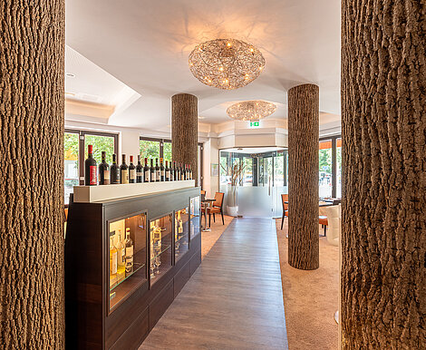 Restaurant Schubert's Berlin, hochwertiges Interieur, Säulen mit Freund GmbH Bark House® Pappelrinde, Berlin, Gastronomie